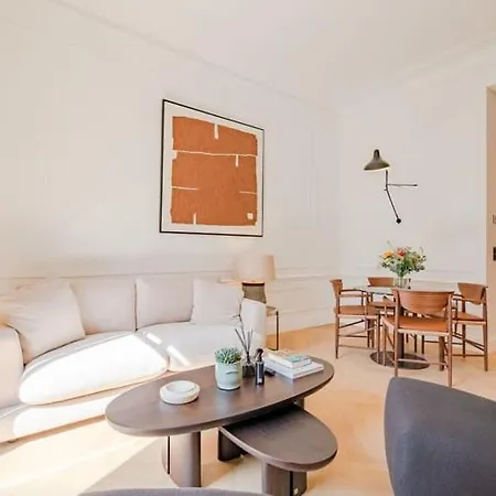 Appartement La Guitare 22 - Spacious 1 Bedroom In The Center Of Cannes, Right Behind Grand Cannes