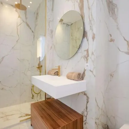 Appartement La Guitare 22 - Spacious 1 Bedroom In The Center Of Cannes, Right Behind Grand *
